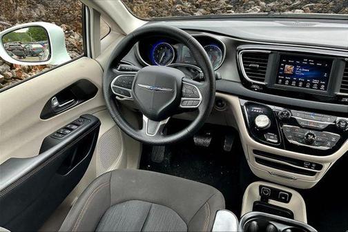2020 Chrysler Pacifica Touring