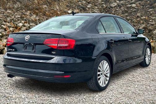 2015 Volkswagen Jetta Auto SE w/Connectivity/Navigation