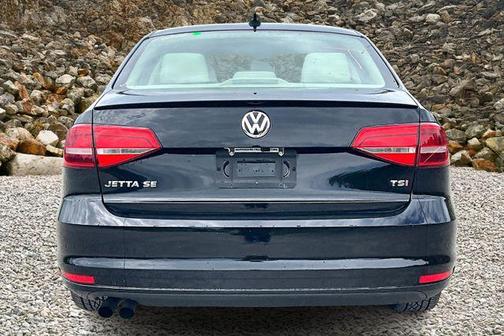 2015 Volkswagen Jetta Auto SE w/Connectivity/Navigation