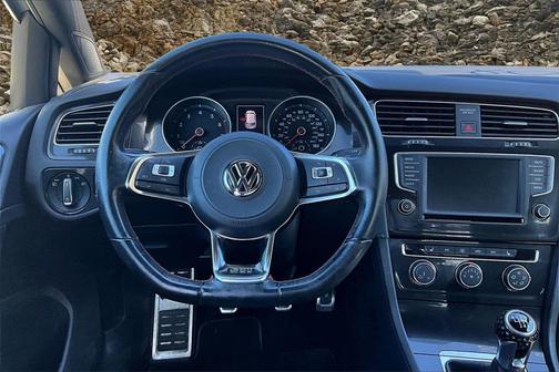 2017 Volkswagen Golf GTI 2.0T S 4-Door