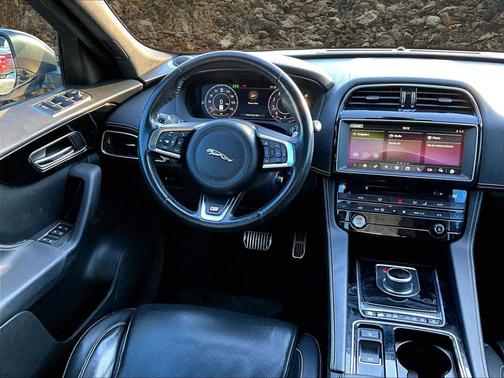 2019 Jaguar F-PACE S