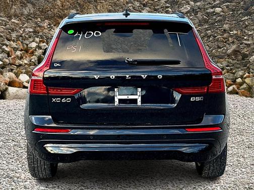 2022 Volvo XC60 B5 Momentum
