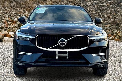 2022 Volvo XC60 B5 Momentum