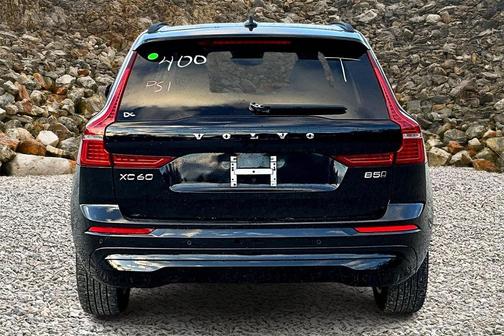 2022 Volvo XC60 B5 Momentum