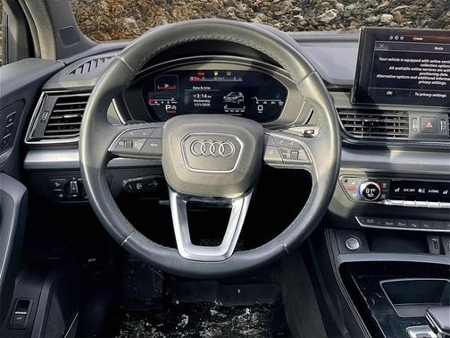 2022 Audi Q5 45 S line Prestige