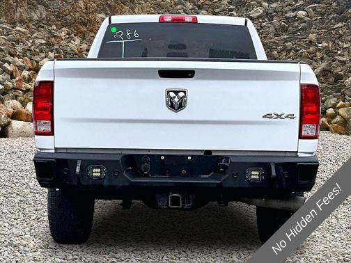 Bright White Clearcoat 2017 RAM 3500 Tradesman Crew Cab 4x4 6'4' Box