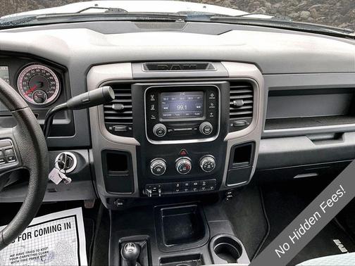 Bright White Clearcoat 2017 RAM 3500 Tradesman Crew Cab 4x4 6'4' Box