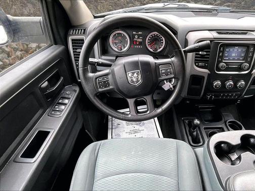 Bright White Clearcoat 2017 RAM 3500 Tradesman