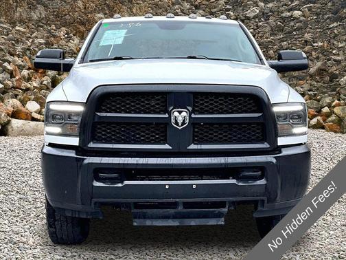 Bright White Clearcoat 2017 RAM 3500 Tradesman Crew Cab 4x4 6'4' Box