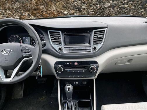 2018 Hyundai TUCSON SE