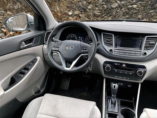 2018 Hyundai TUCSON SE