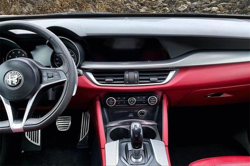 2018 Alfa Romeo Stelvio Ti Sport
