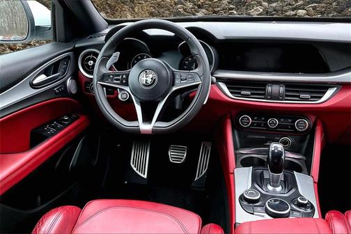 2018 Alfa Romeo Stelvio Ti Sport
