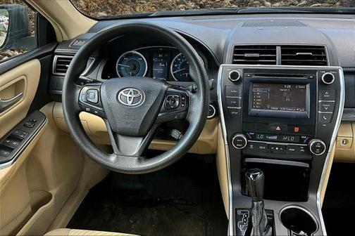 2015 Toyota Camry Hybrid LE