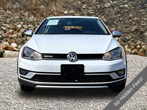Pure White 2017 Volkswagen Golf Alltrack TSI SE