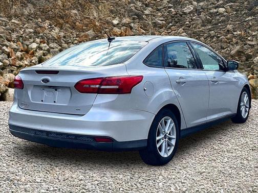 Ingot Silver 2017 Ford Focus SE