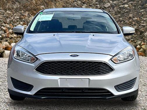 Ingot Silver 2017 Ford Focus SE