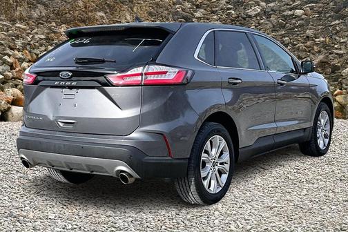 2021 Ford Edge Titanium