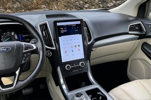 2021 Ford Edge Titanium