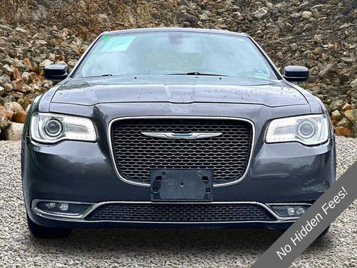 Granite Crystal Metallic Clearcoat 2017 Chrysler 300 Limited