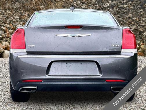 Granite Crystal Metallic Clearcoat 2017 Chrysler 300 Limited