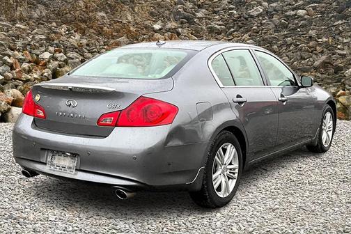 2011 INFINITI G37x Base