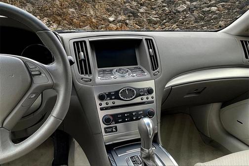 2011 INFINITI G37x Base