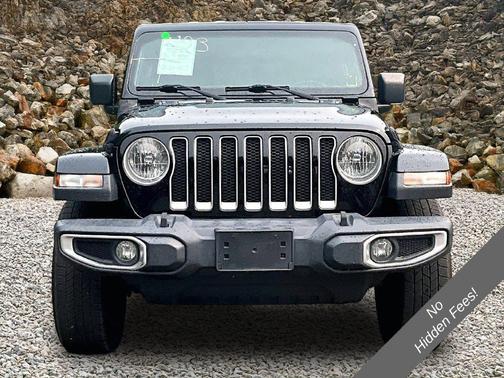 Black Clearcoat 2018 Jeep Wrangler Unlimited Sahara