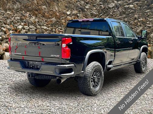 Black 2024 Chevrolet Silverado 2500 4WD Crew Cab Standard Bed ZR2