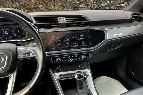 2023 Audi Q3 Premium 45 TFSI S line quattro Tiptronic