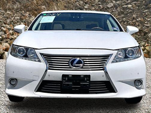 Starfire Pearl 2015 Lexus ES 300h Base