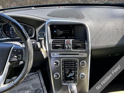 Blue 2015 Volvo XC60 T6 Platinum