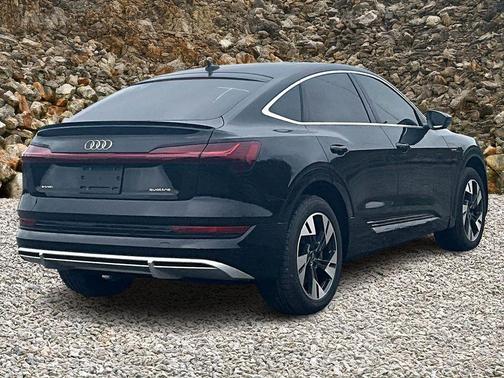 2022 Audi e-tron Sportback S line Premium Plus