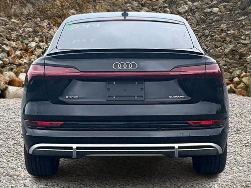 2022 Audi e-tron Sportback S line Premium Plus