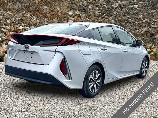 Classic Silver Metallic 2017 Toyota Prius Prime Plus