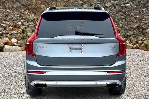 2016 Volvo XC90 T6 Momentum