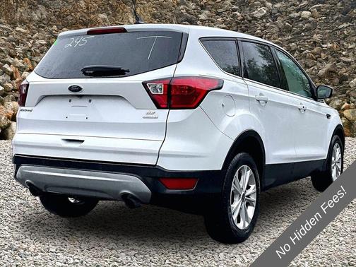 Oxford White 2019 Ford Escape SE