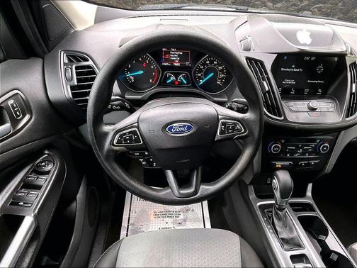 Oxford White 2019 Ford Escape SE
