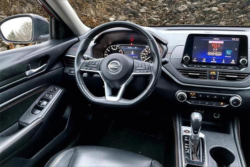 2022 Nissan Altima SR VC-Turbo FWD