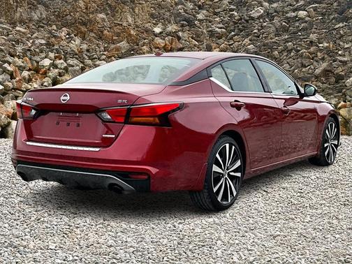 2022 Nissan Altima SR VC-Turbo FWD