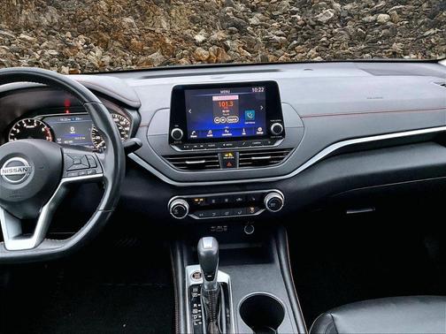 2022 Nissan Altima SR VC-Turbo FWD