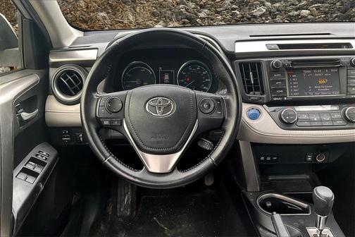 2016 Toyota RAV4 Hybrid XLE