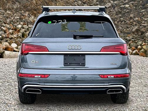 2022 Audi Q5 45 S line Premium Plus