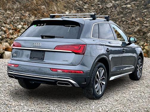 2022 Audi Q5 45 S line Premium Plus