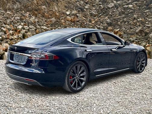 2015 Tesla Model S P85D
