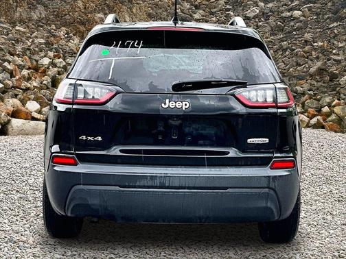 Diamond Black Crystal Pearlcoat 2019 Jeep Cherokee Latitude