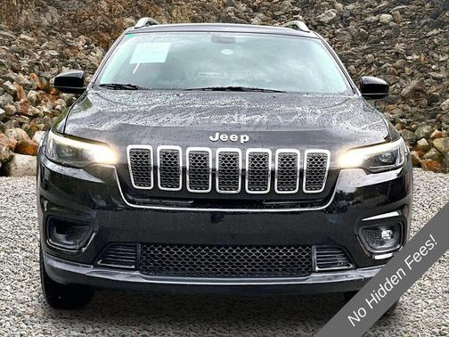 Diamond Black Crystal Pearlcoat 2019 Jeep Cherokee Latitude