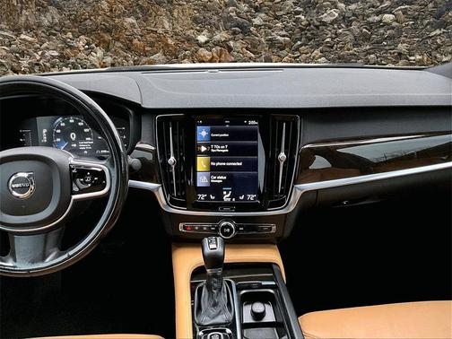 2018 Volvo S90 T5 Momentum
