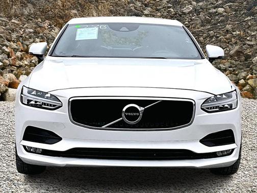 2018 Volvo S90 T5 Momentum
