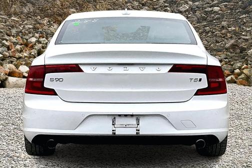 2018 Volvo S90 T5 Momentum